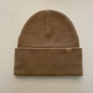 ARITZIA TNA Peak Beanie
